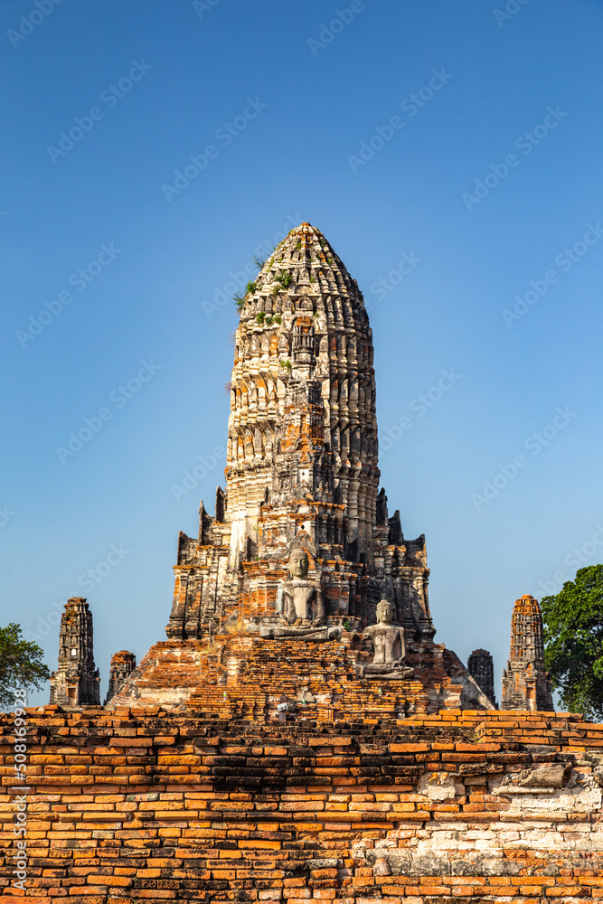Wat Chaiwatthanaram, famous ruin temple near the Chao Phraya river in Ayutthaya, Thailand Wat Chaiwatthanaram, famous ruin temple near the Chao Phraya river in Ayutthaya, Thailand