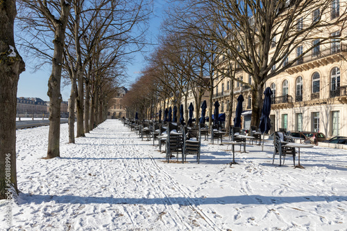 Fototapeta Naklejka Na Ścianę i Meble -  street cafe in the city