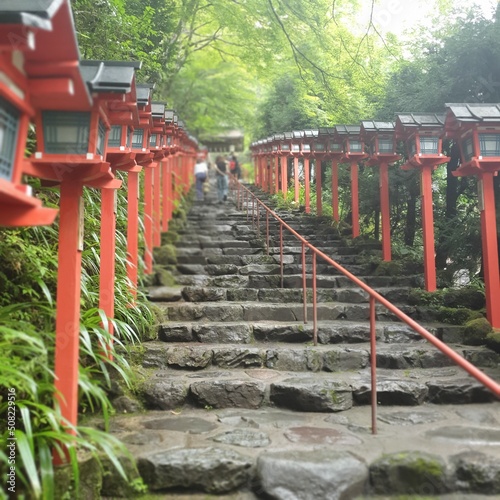marche    monter  marche avec des lanternes  temples japonais