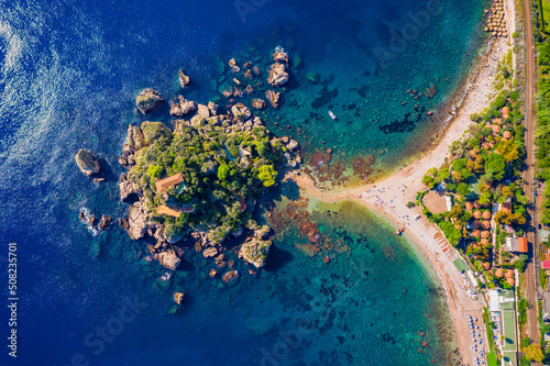 Foto Aerial view of Isola Bella in Taormina, Sicily, Italy