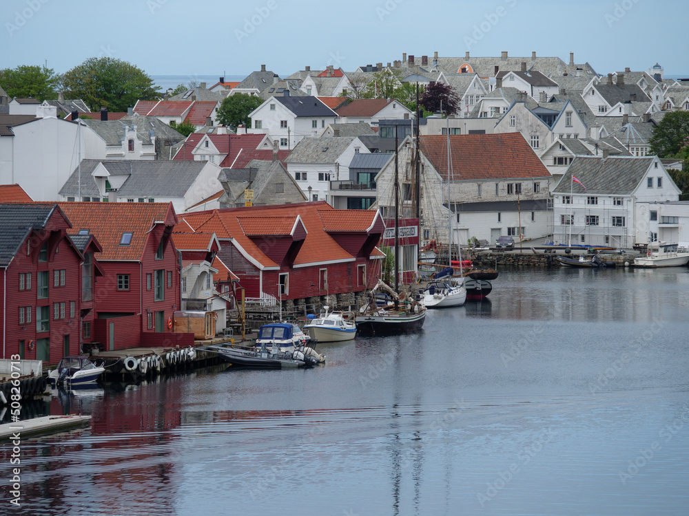 Die Hafenstadt Haugesund in Norwegen