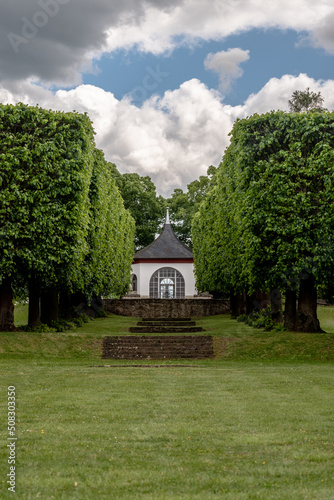 Badehaus und Lindenallee, Villa Bergfried, Thüringen Saalfeld © H. Rambold