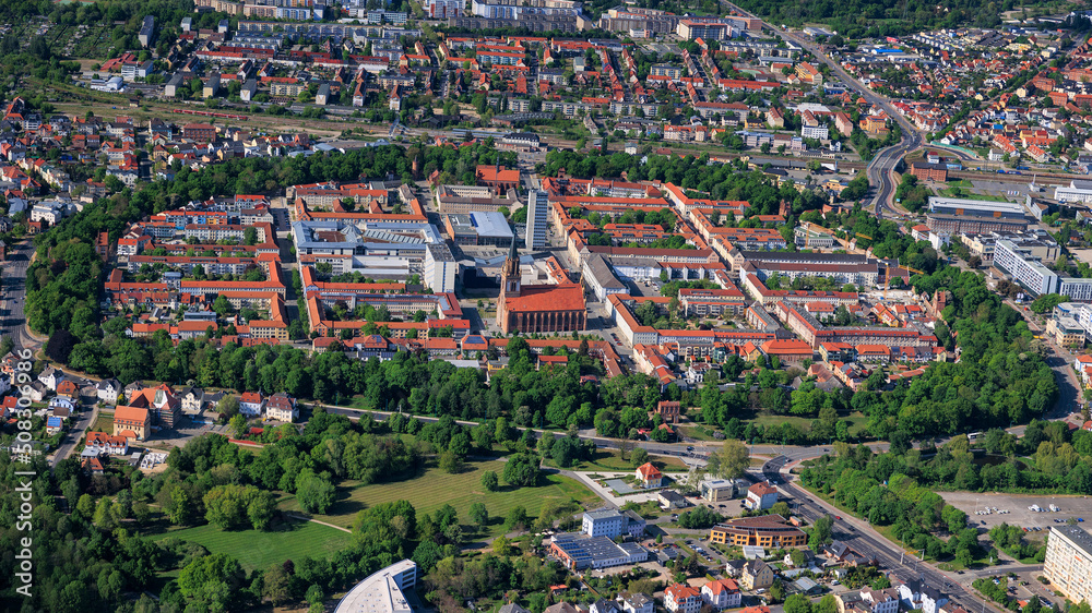 Neubrandenburg, historische Altstadt, Uebersicht, Mecklenburg-Vorpommern, Deutschland, Luftaufnahme aus dem Flugzeug 