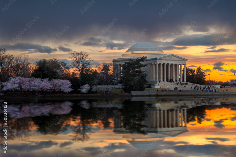 Jefferson Memorial in the evening