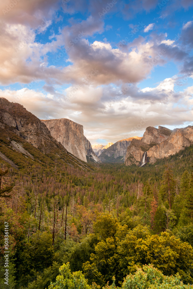 Tunnel View at Yosemite National Park