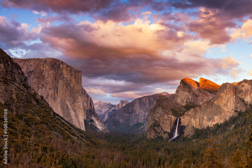 Evening skies over Tunnel View at Yosemite National Park