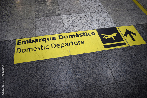 sign on floor airport domestic departure © Ederlei