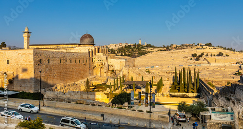 Obraz na plátně Panorama of Mount of Olives over south wall of Temple Mount and Al Aqsa mosque a