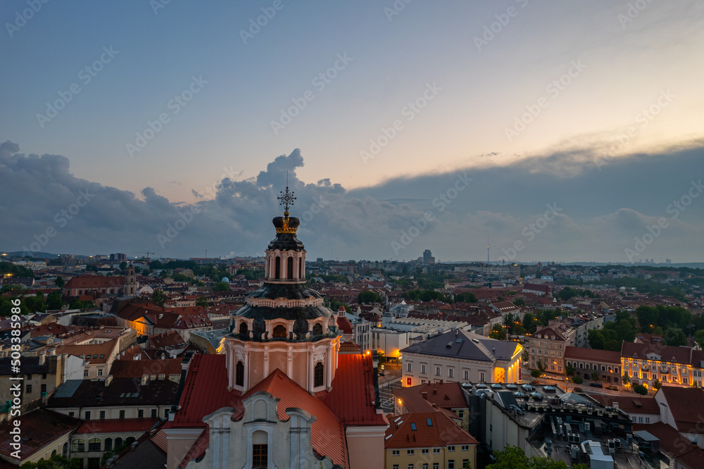 Obraz premium Aerial summer spring sunset view in Vilnius old town, Lithuania