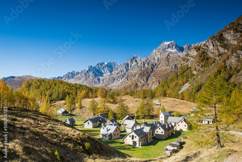 Il borgo di Crampiolo, Alpe Devero, in autunno photo