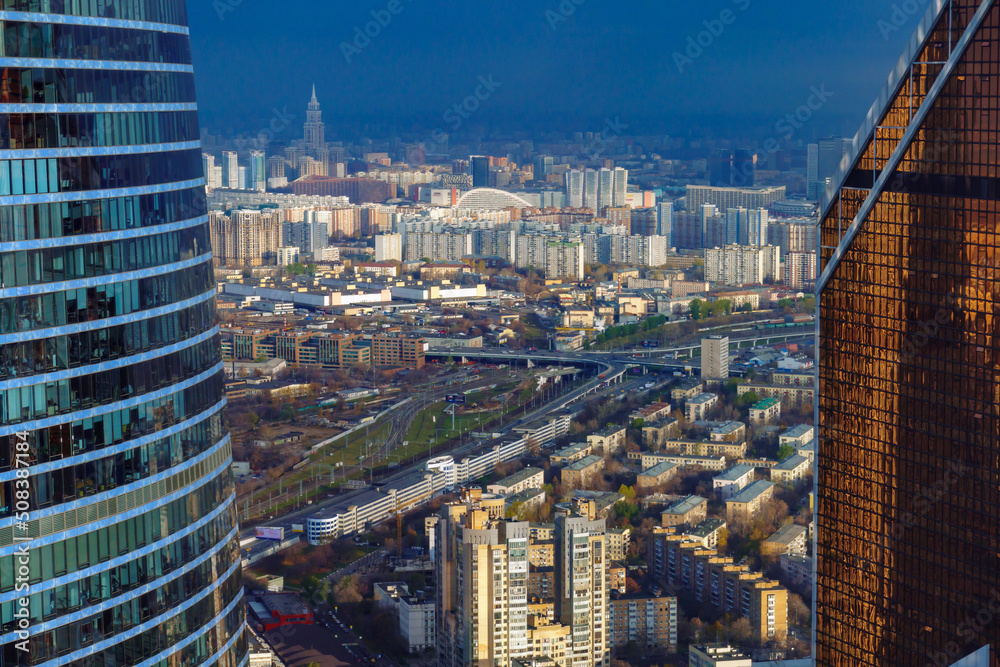 Obraz premium Skyscrapers on street of modern city