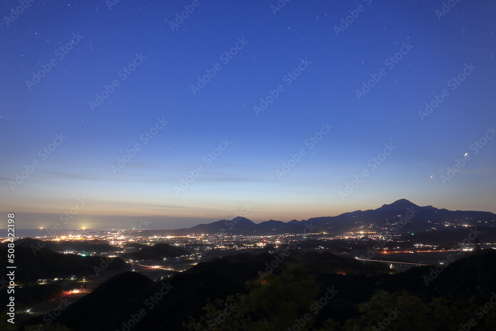 鳥取県の伯耆大山からの日の出