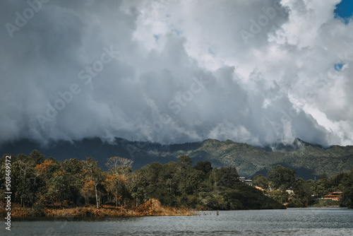 Bild auf Leinwand Cloudy