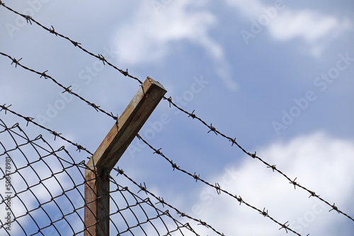 alambrada valla alambre espino inmigración frontera barrera desigualdad seguridad 4M0A9070-as22