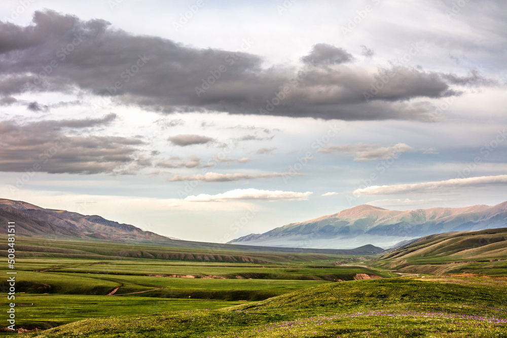 Obraz premium landscape with mountains and clouds