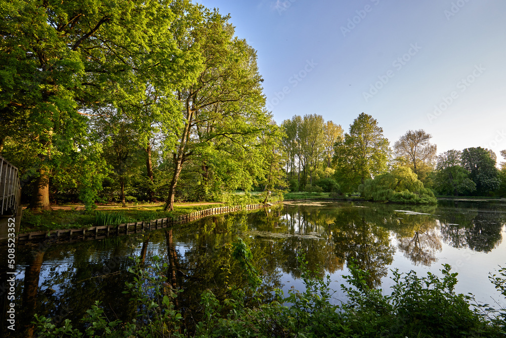 Pond and trees during the sunset in Provincial Domain Rivierenhof