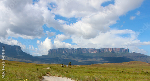 Monte Roraima, parque nacional Pacaraima, Venezuela, fronteiro com Brasil e Guiana. photo