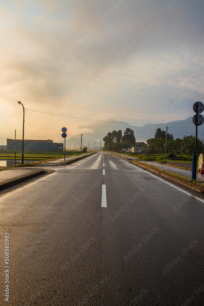 Fototapeta premium 福井県 早朝・永平寺町の風景