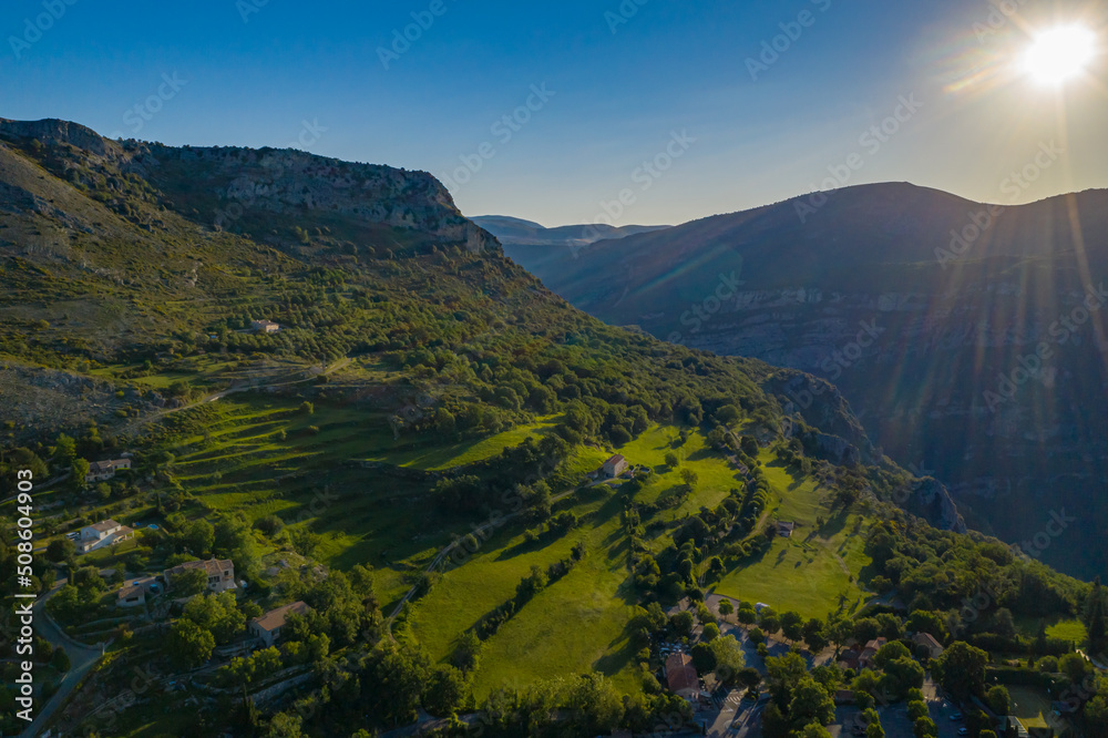 Fototapeta premium Lever de soleil sur Gourdon 3