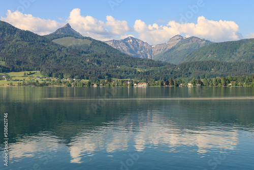 Morgenstimmung am Wolfgangsee; Blick von St. Wolfgang auf Wieslerhorn, Pitschenberg und Osterhorn photo