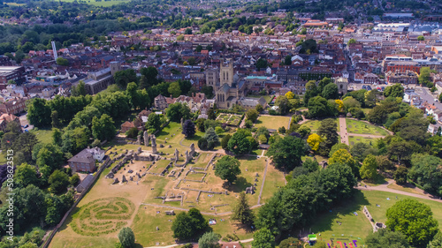 Billede på lærred An aerial view of the St Edmundsbury Cathedral in Bury St Edmunds, Suffolk, UK