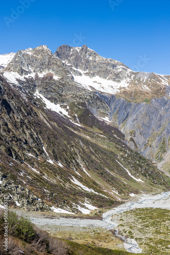 Paysage depuis le chemin de randonnée vers le Refuge de Chabournéou dans la Vallée du Valgaudemar