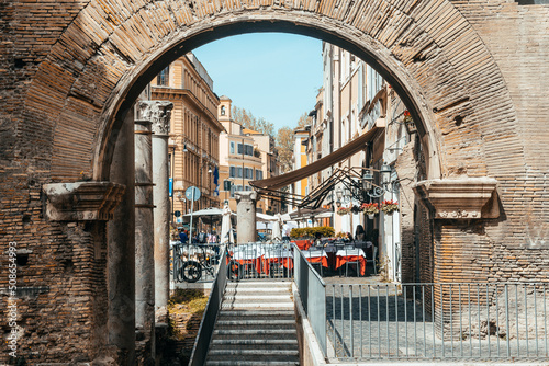 Fototapeta Naklejka Na Ścianę i Meble -  street view of trastevere quarter in rome italy