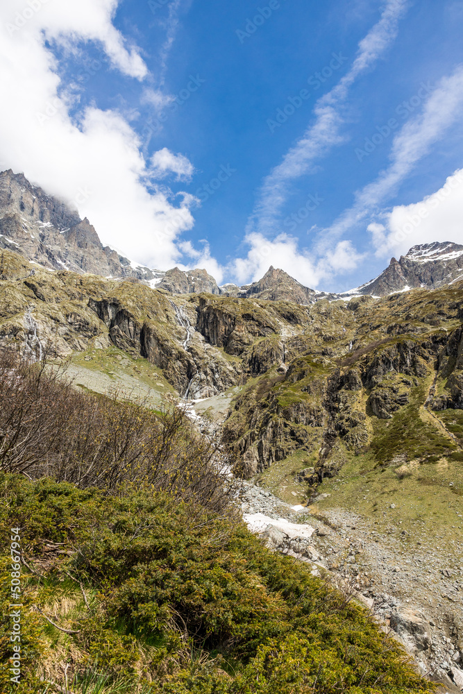 Cirque du Gioberney depuis les chemins de randonnée du Lac du Lauzon dans la Vallée du Valgaudemar