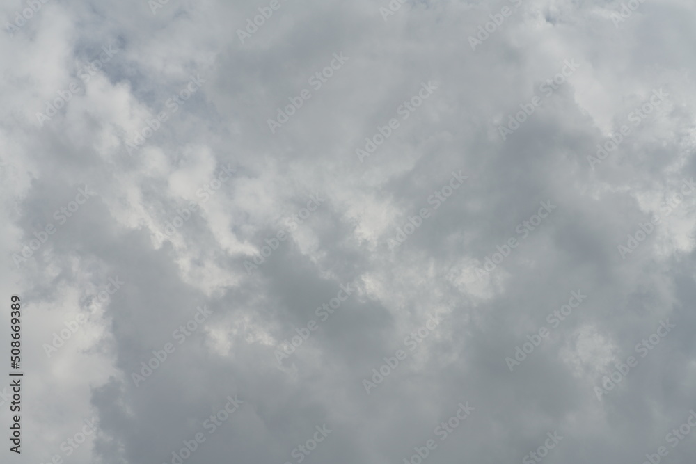 Wolken Himmel kurz vor oder nach einem Gewitter mit Regenschauer