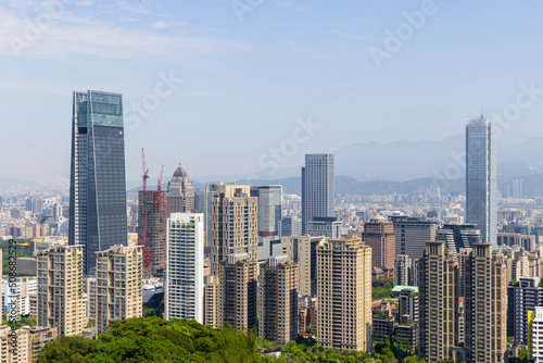 Taipei city skyline © leungchopan