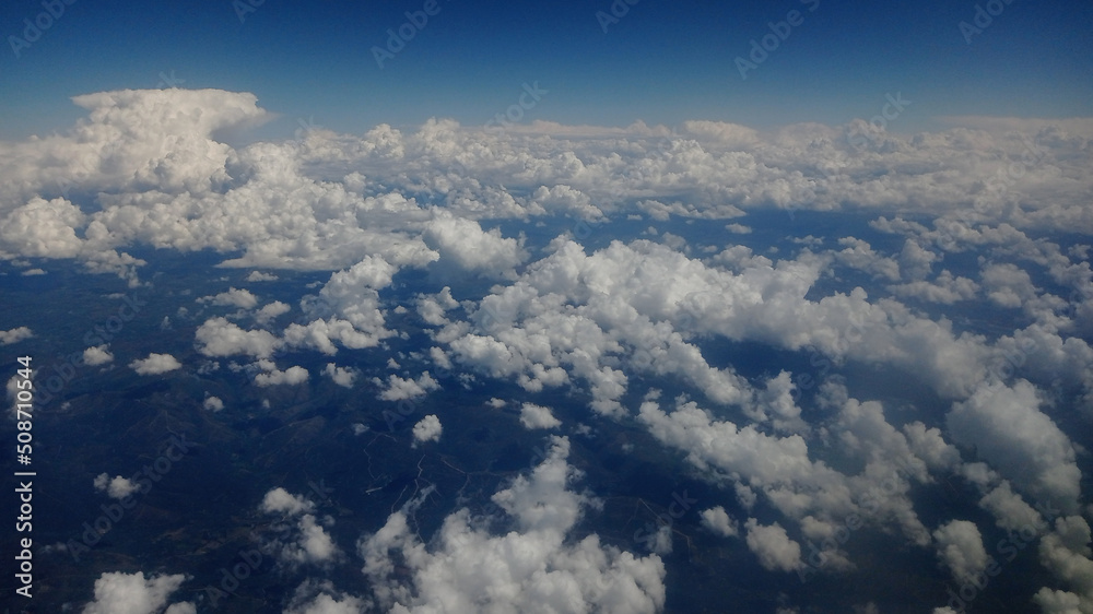 Paisaje de nubes en verano vista aerea. Paisaje de nubes en verano vista aerea.