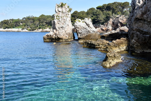 France, côte d'azur, cap d'Antibes, le magnifique site de la baie des milliardaires.