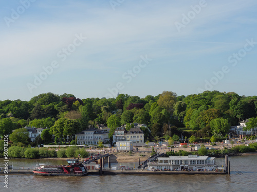 Die Stadt Hamburg  der Hafen und die Elbe