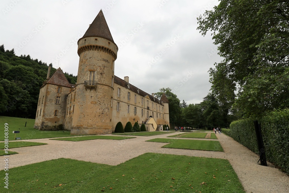 Le château de Bazoches, vue de l'extérieur, village de Bazoches, département de la Nièvre, France