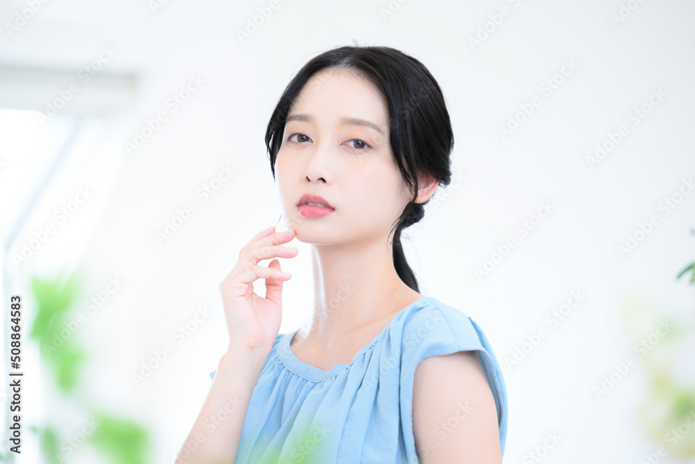 And for the main visual! Beautiful woman looking at the camera, with front blur. And for the main visual! Beautiful woman looking at the camera, with front blur.