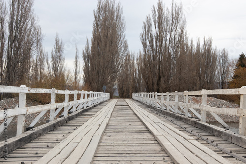 Perspectiva de puente de madera © Cristian Cifuentes R