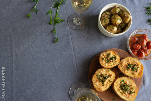 ワインとタパスと明太子フランスの俯瞰