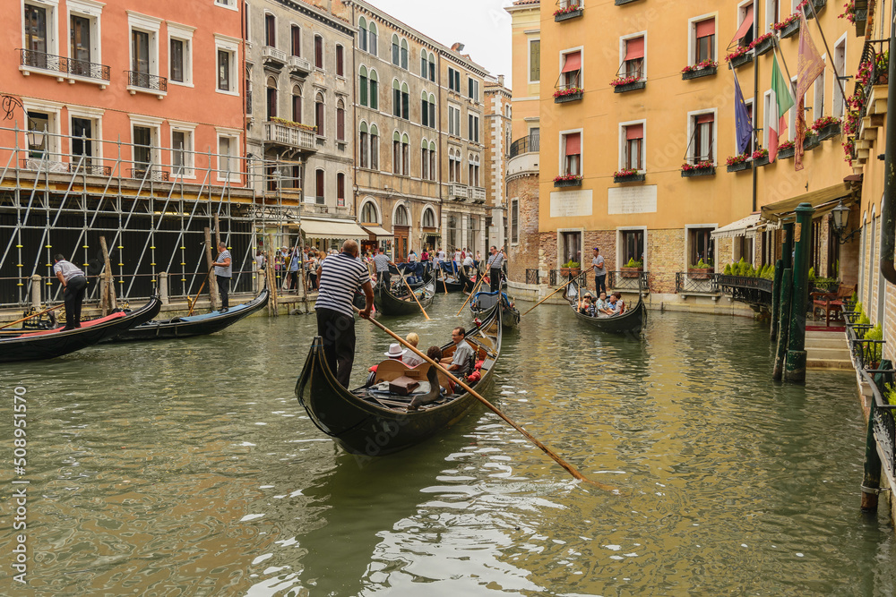 Photos of a trip through different European cities, from a tourist's point of view. In the photos you can see famous streets and places in Venice, Madrid, Amsterdam, Florence, Prague, Munich, Berlin, 