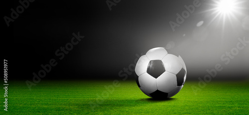 Soccer Fußball im Fußballstadion im Scheinwerferlicht