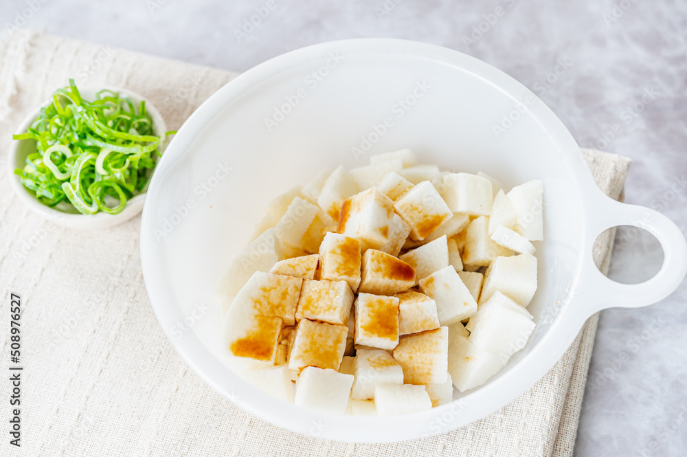 角切りした長芋の味付け 角切りした長芋の味付け