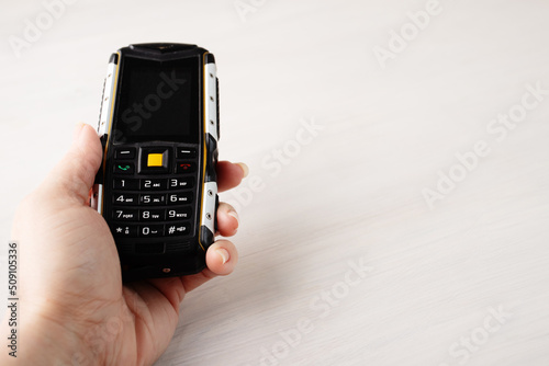 shockproof key phone, mobile telephone with buttons, old type
