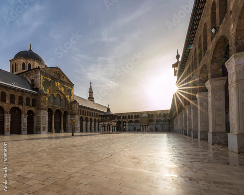 Fotografia Umayyad Mosque, the Great Mosque of Damascus, in the old city of Damascus, the capital of Syria