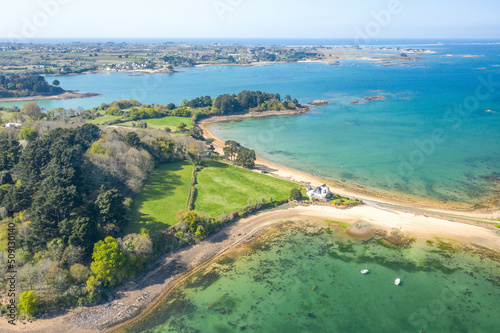 Vue aerienne du littoral autour de Paimpol sur la cote du goello en Bretagne