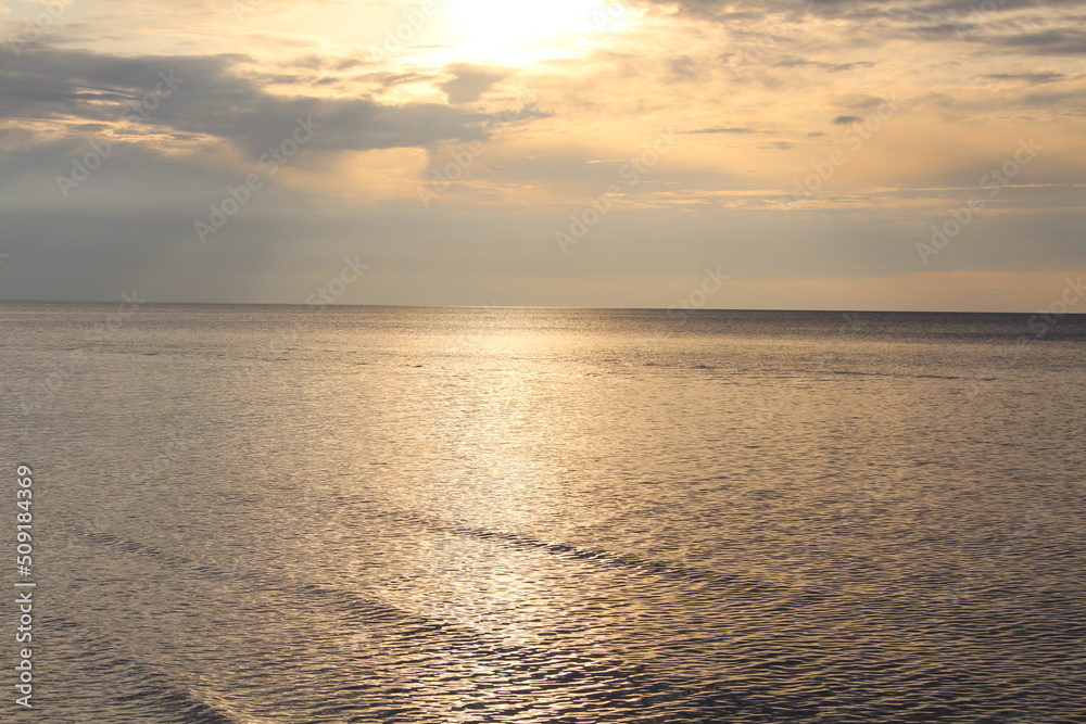 Fototapeta premium sunset over the sea
