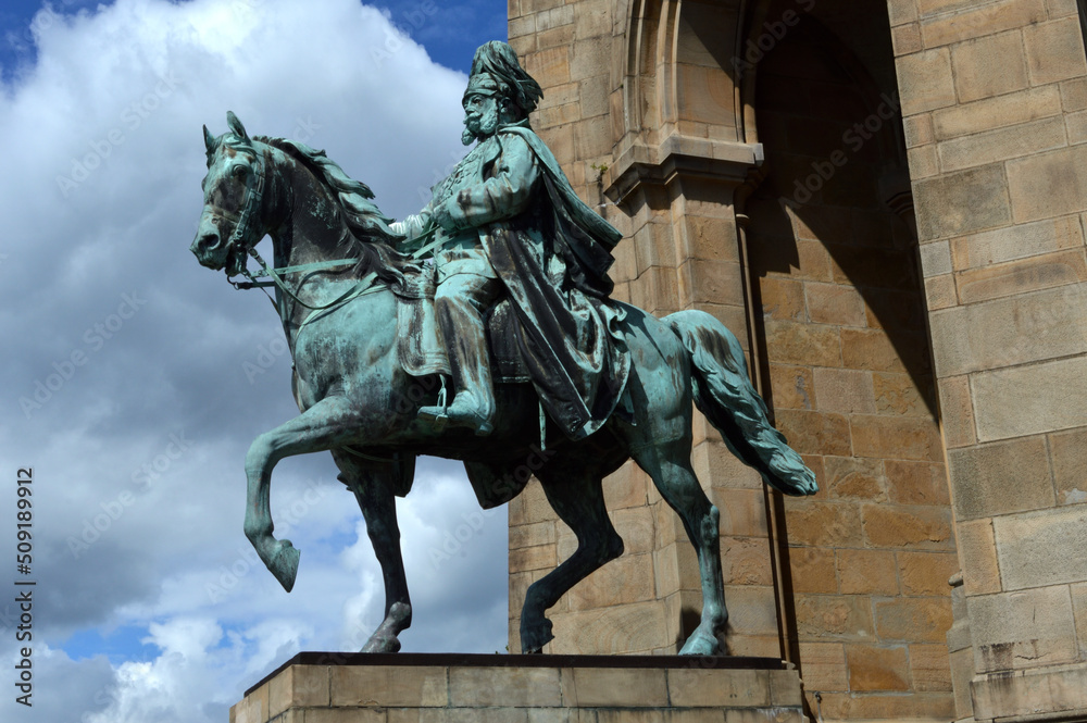 Fototapeta premium Kaiser Wilhelm Denkmal in Dortmund., Deutschland