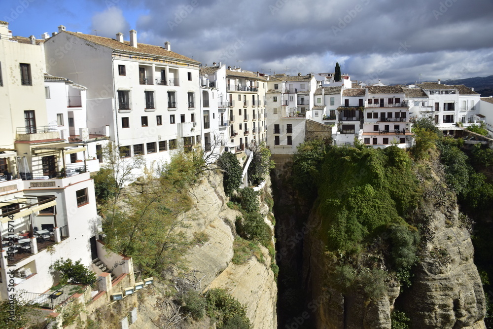 Obraz premium Ronda, Spain - 08 november 2019: the Puente Nuevo Bridge over the Tajo Gorge.