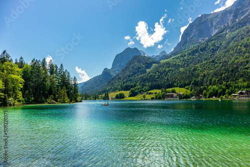Obraz na płótnie Schöne Erkundungstour entlang des Berchtesgadener Voralpenlandes - Hintersee - Bayern - Deutschland w salonie