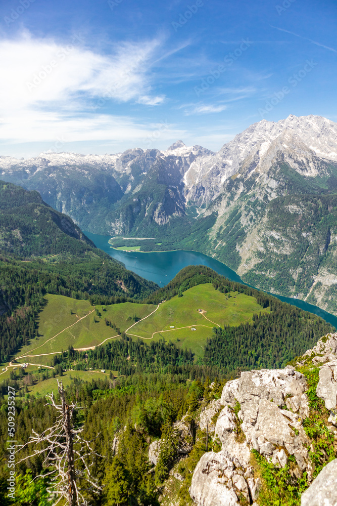 Obraz premium Schöne Erkundungstour entlang des Berchtesgadener Voralpenlandes - Jenner - Bayern - Deutschland