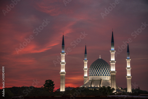 Photos Majestic Sunset of Sultan Salahuddin Abdul Aziz Shah Mosque, known as Blue Mosque