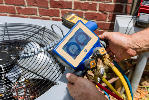 Cuadro en lienzo Air conditioner check service, leak detection, fill refrigerant, device meter liquid cooling in specialist technicians